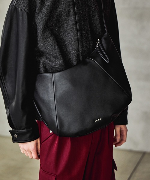 HARE（ハレ）の「クロワッサンショルダーBAG(HARE)（ショルダーバッグ・メンズ・ブラック・FREE）」の15枚目の写真