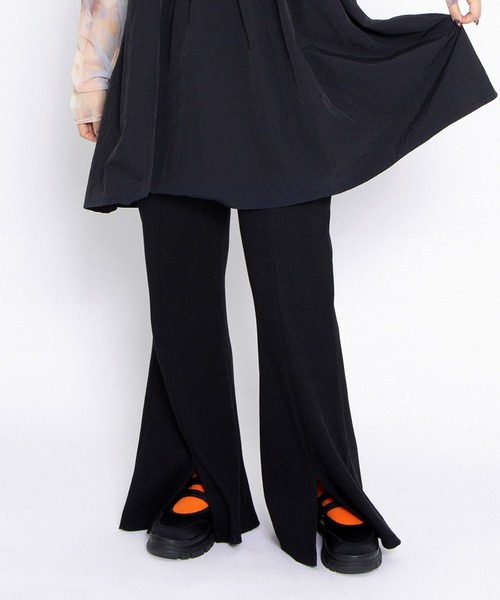 PUNYUS（プニュズ）の「フロントスリットフレアパンツ（その他パンツ・レディース・イエロー/レッド/カーキ/ブラック・1/2/3/4/5）」の12枚目の写真