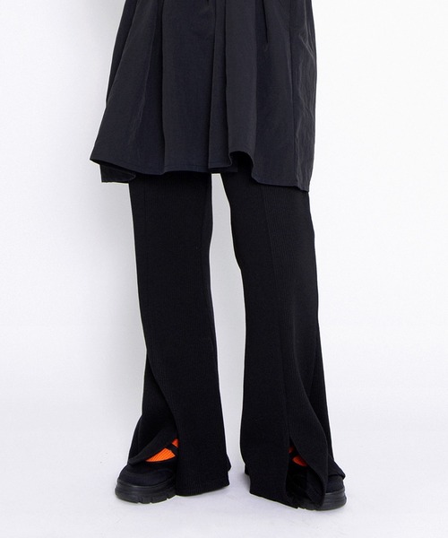 PUNYUS（プニュズ）の「フロントスリットフレアパンツ（その他パンツ・レディース・イエロー/レッド/カーキ/ブラック・1/2/3/4/5）」の16枚目の写真