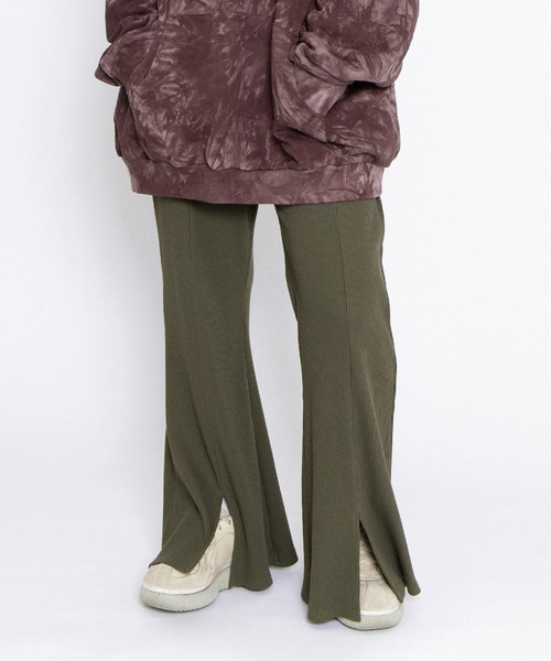 PUNYUS（プニュズ）の「フロントスリットフレアパンツ（その他パンツ・レディース・イエロー/レッド/カーキ/ブラック・1/2/3/4/5）」の20枚目の写真