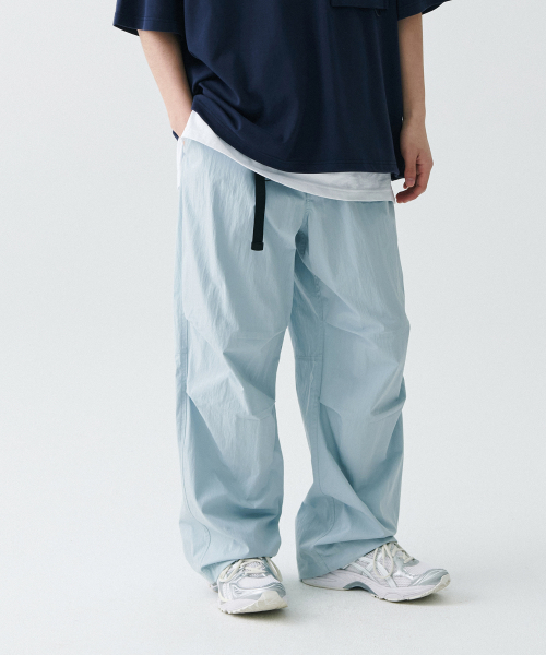 MUSINSA STANDARD（ムシンサスタンダード）の「[シティレジャー] CN ワイドベルトパラシュートパンツ [クラウディブルー]（その他パンツ・メンズ・その他・26/28/30/32/34/36/38/40/42/29/31/33/27）」の5枚目の写真