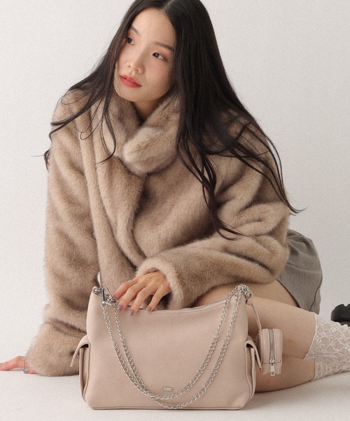 Heather（ヘザー）の「チャーム付きWポケットBAG　613979（ショルダーバッグ・レディース・アイボリー/ブラック/ベージュ/ピンク・ONE SIZE）」の4枚目の写真