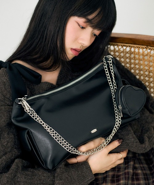 Heather（ヘザー）の「チャーム付きWポケットBAG　613979（ショルダーバッグ・レディース・アイボリー/ブラック/ベージュ/ピンク・ONE SIZE）」の5枚目の写真
