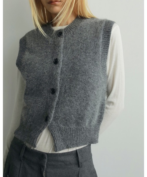 アンヌーク　Crewneck Botton Vest グレー　新品 Crewneck Botton Vest（ベスト）｜anuke（アンヌーク）のファッション