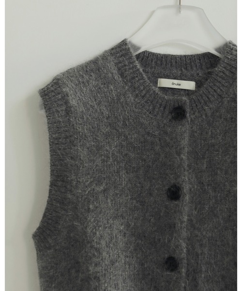 トップス anuke Crewneck Botton Vest Crewneck Botton Vest（ベスト）｜anuke（アンヌーク）のファッション