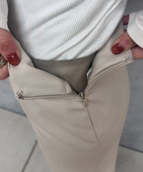 SHENERY（シーナリー）の「4WAYダブルレイヤードスカート（スカート・レディース・グレー/ベージュ・38/36）」の6枚目の写真