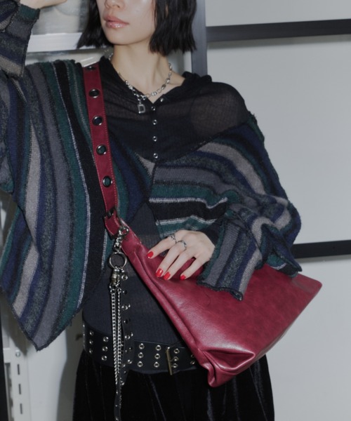 DTYYPE(ドタイプ)の「アイレットショルダーバッグ(ショルダーバッグ・レディース・ブラウン/ブラック/レッド・FREE)」の3枚目の写真