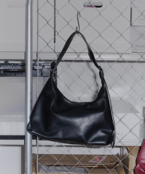 DTYYPE(ドタイプ)の「アイレットショルダーバッグ(ショルダーバッグ・レディース・ブラウン/ブラック/レッド・FREE)」の11枚目の写真