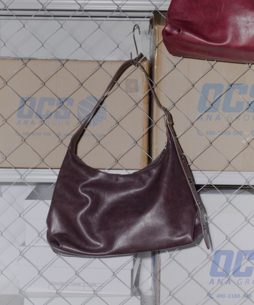 DTYYPE(ドタイプ)の「アイレットショルダーバッグ(ショルダーバッグ・レディース・ブラウン/ブラック/レッド・FREE)」の9枚目の写真