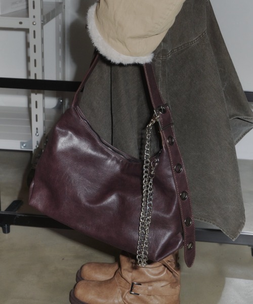 DTYYPE(ドタイプ)の「アイレットショルダーバッグ(ショルダーバッグ・レディース・ブラウン/ブラック/レッド・FREE)」の7枚目の写真