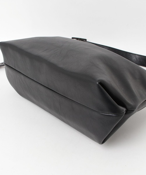 DTYYPE(ドタイプ)の「アイレットショルダーバッグ(ショルダーバッグ・レディース・ブラウン/ブラック/レッド・FREE)」の20枚目の写真