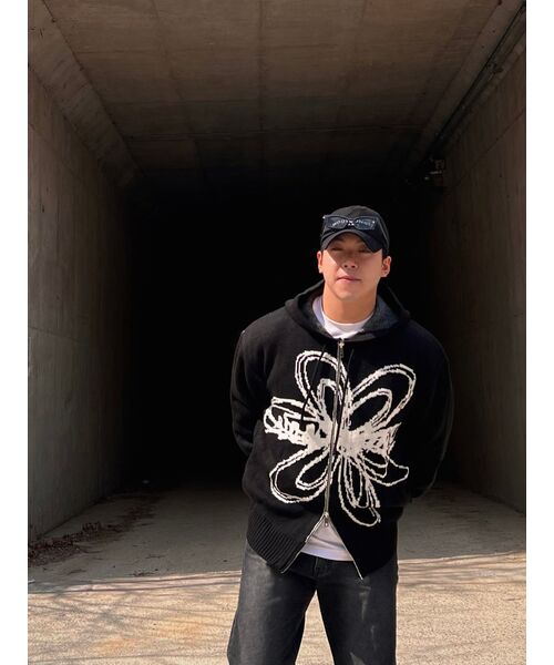 BLOND9(ブロンドナイン)の「フラワージャカードニットフードジップアップ(パーカー・レディース・その他・LARGE/MEDIUM/SMALL/X-LARGE/X-SMALL)」の2枚目の写真