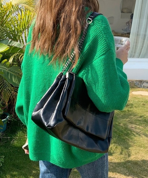 gossip!ロサンゼルス(ゴシップロサンゼルス)の「Y2Kガーリー大容量レトロショルダーバッグ(A5対応)(ショルダーバッグ・レディース・アイボリー/ブラック・FREE)」の6枚目の写真