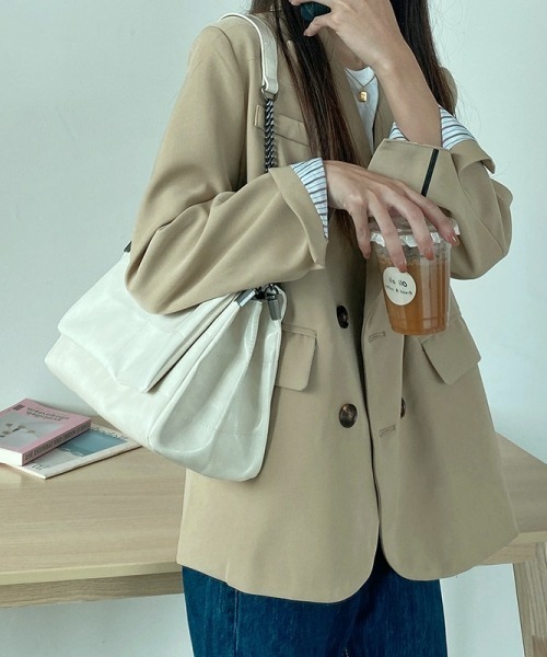 gossip!ロサンゼルス(ゴシップロサンゼルス)の「Y2Kガーリー大容量レトロショルダーバッグ(A5対応)(ショルダーバッグ・レディース・アイボリー/ブラック・FREE)」の15枚目の写真