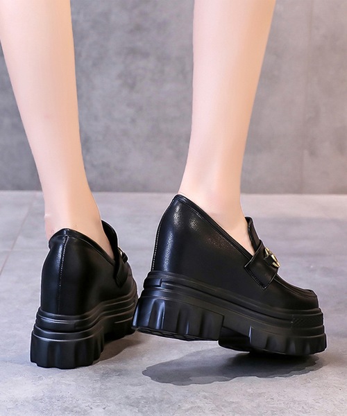 Lace Ladies(レースレディース)の「レザー調 ゴールド ビット インヒール ローファー(ローファー・レディース・ブラック/アイボリー・22.5cm/23cm/23.5cm/24cm/24.5cm)」の6枚目の写真