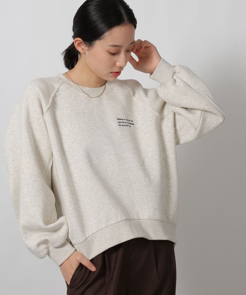 LAKOLE(ラコレ)の「裏起毛刺繍ロゴスウェット / 637524(スウェット・レディース・ボルドー/グリーン/オートミール/ブラック・FREE)」の7枚目の写真