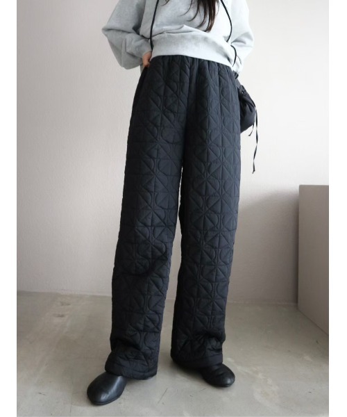 TRUNC（トランクエイティーエイト）の「Quilting Straight Pants / キルティングストレートパンツ（その他パンツ・レディース・ブラック・FREE）」の16枚目の写真