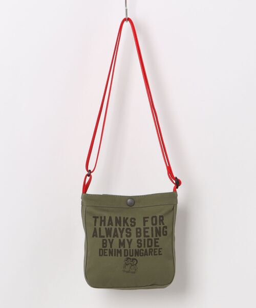 DENIM DUNGAREE(デニムダンガリー)の「Mini Newspaper Bag(ショルダーバッグ・キッズ・レッド/カーキ/オフホワイト/ブルー・FREE)」の3枚目の写真