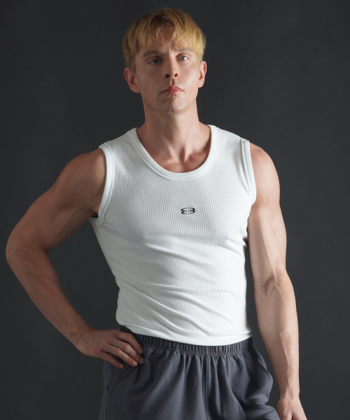 PHERMENON(フェルメノン)の「マッスルフィットシンボルロゴスリーブレス - ホワイト(Tシャツ/カットソー・メンズ・ホワイト・1/2)」の3枚目の写真