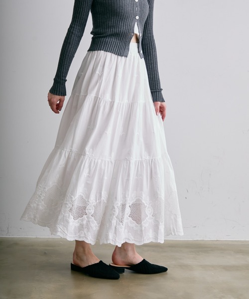 Trish（トリッシュ）の「レース刺繍ティアードロングスカート（スカート・レディース・ホワイト/ブラック・FREE）」の10枚目の写真
