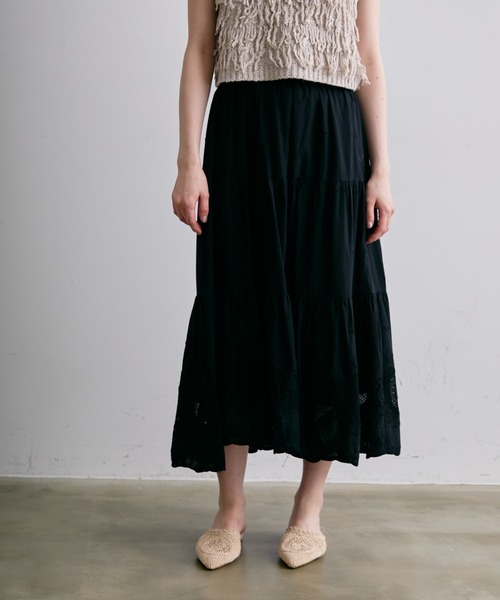 Trish（トリッシュ）の「レース刺繍ティアードロングスカート（スカート・レディース・ホワイト/ブラック・FREE）」の19枚目の写真
