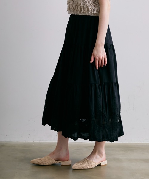 Trish（トリッシュ）の「レース刺繍ティアードロングスカート（スカート・レディース・ホワイト/ブラック・FREE）」の21枚目の写真