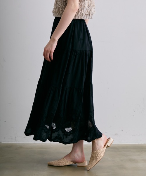 Trish（トリッシュ）の「レース刺繍ティアードロングスカート（スカート・レディース・ホワイト/ブラック・FREE）」の22枚目の写真