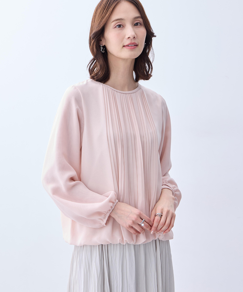 A/C DESIGN BY ALPHA CUBIC(エーシーデザインバイアルファキュービック)の「プリーツシフォンブラウス【無地・ドット柄】(Tシャツ/カットソー・レディース・オフホワイト/ピンク/ネイビー・M/L/LL/3L)」の3枚目の写真