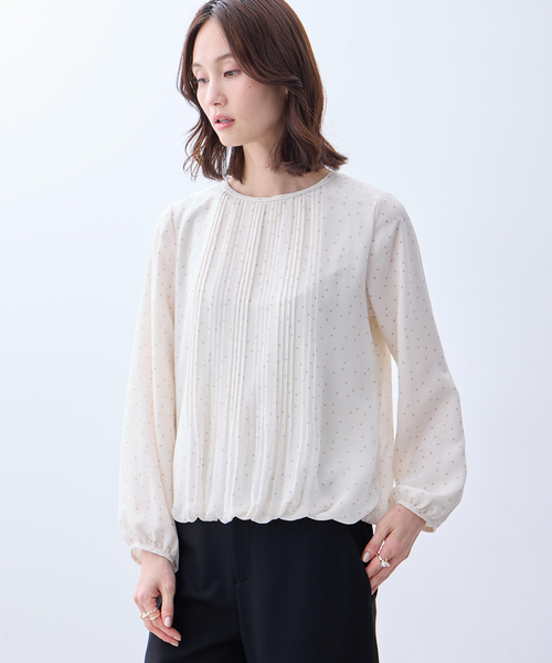 A/C DESIGN BY ALPHA CUBIC(エーシーデザインバイアルファキュービック)の「プリーツシフォンブラウス【無地・ドット柄】(Tシャツ/カットソー・レディース・オフホワイト/ピンク/ネイビー・M/L/LL/3L)」の6枚目の写真
