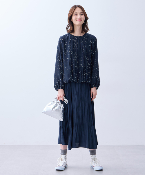 A/C DESIGN BY ALPHA CUBIC(エーシーデザインバイアルファキュービック)の「プリーツシフォンブラウス【無地・ドット柄】(Tシャツ/カットソー・レディース・オフホワイト/ピンク/ネイビー・M/L/LL/3L)」の12枚目の写真