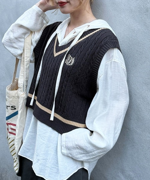 DOUBLE NAME（ダブルネーム）の「ワンポイント刺しゅうラインニットベスト（ニット/セーター・レディース・オフホワイト/グリーン/ブラック系その他・FREE）」の9枚目の写真