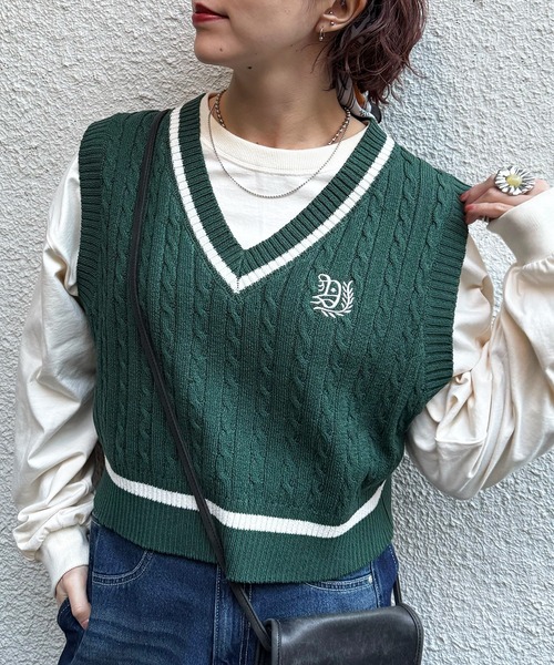 DOUBLE NAME（ダブルネーム）の「ワンポイント刺しゅうラインニットベスト（ニット/セーター・レディース・オフホワイト/グリーン/ブラック系その他・FREE）」の10枚目の写真