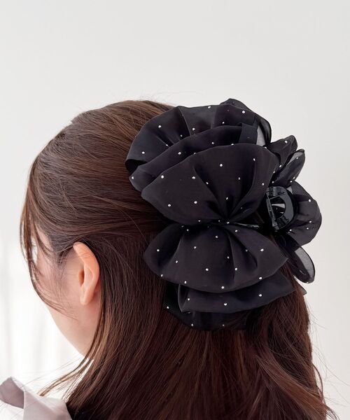 MAJESTIC LEGON(マジェスティックレゴン)の「キラキラボリュームヘアクリップ(バレッタ/ヘアクリップ・レディース・アイボリー/ブラック・FREE)」の2枚目の写真