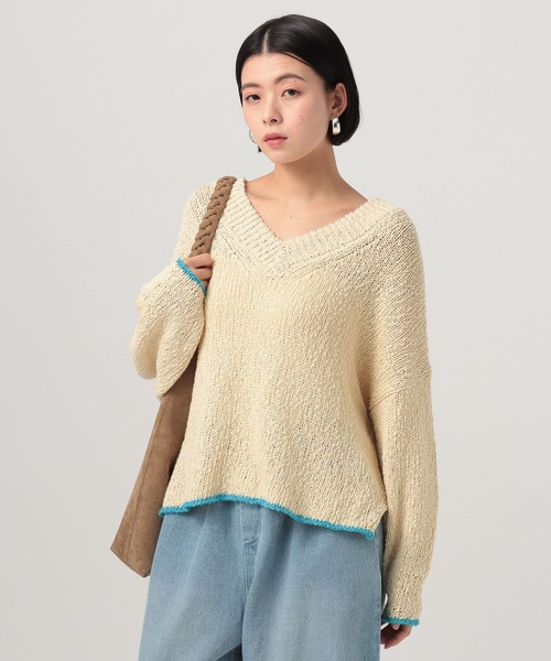 BAYFLOW（ベイフロー）の「[春まで着られる]カラーヘムVネックニットプルオーバー（ニット/セーター・レディース・ネイビー/グレイッシュベージュ/オフホワイト・FREE）」の2枚目の写真