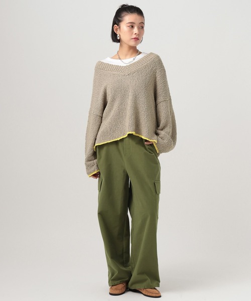 BAYFLOW（ベイフロー）の「[春まで着られる]カラーヘムVネックニットプルオーバー（ニット/セーター・レディース・ネイビー/グレイッシュベージュ/オフホワイト・FREE）」の10枚目の写真