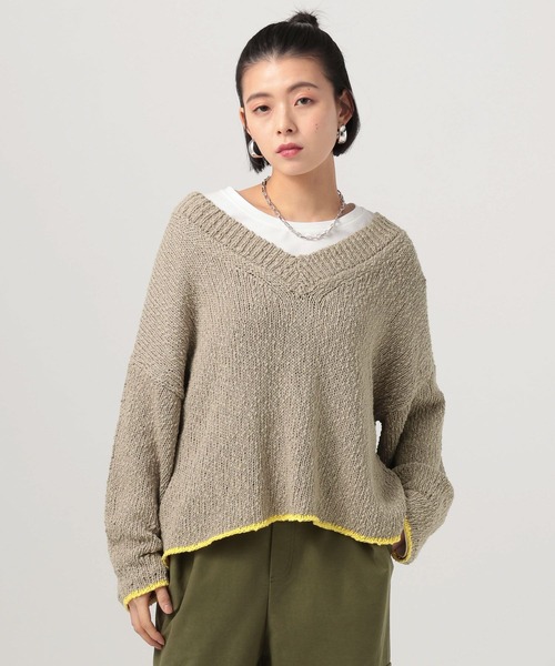 BAYFLOW（ベイフロー）の「[春まで着られる]カラーヘムVネックニットプルオーバー（ニット/セーター・レディース・ネイビー/グレイッシュベージュ/オフホワイト・FREE）」の9枚目の写真