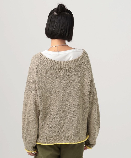 BAYFLOW（ベイフロー）の「[春まで着られる]カラーヘムVネックニットプルオーバー（ニット/セーター・レディース・ネイビー/グレイッシュベージュ/オフホワイト・FREE）」の7枚目の写真