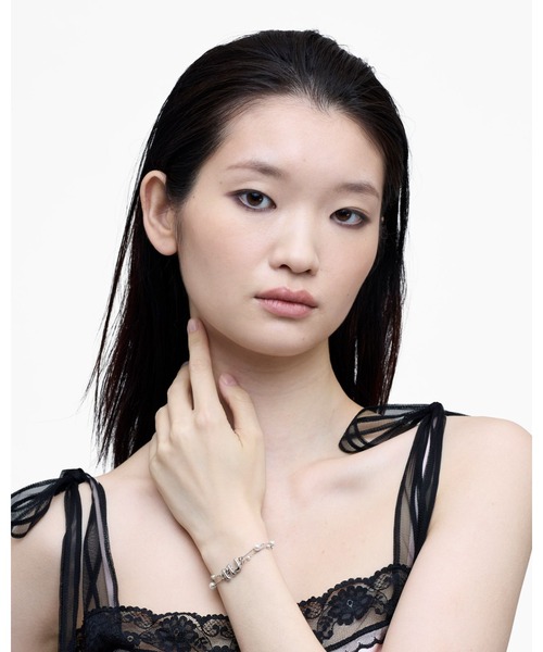 MARC JACOBS(マークジェイコブス)の「MJ BALLOON PEARL BRACELET/ザ パール MJ バルーン ブレスレット(ブレスレット・レディース・ゴールド/シルバー系その他・ONE SIZE)」の3枚目の写真