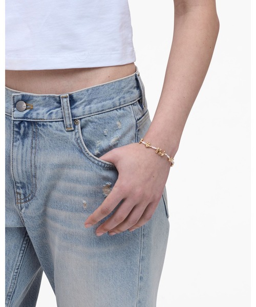 MARC JACOBS(マークジェイコブス)の「MJ BALLOON PEARL BRACELET/ザ パール MJ バルーン ブレスレット(ブレスレット・レディース・ゴールド/シルバー系その他・ONE SIZE)」の5枚目の写真