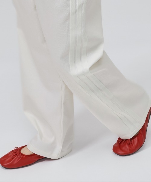 adidas（アディダス）の「アディダス adidas STADIUM CHROME ルーズフィット デニムパンツ（デニムパンツ・レディース・オフホワイト/ブラック/ネイビー・M/L/S）」の7枚目の写真