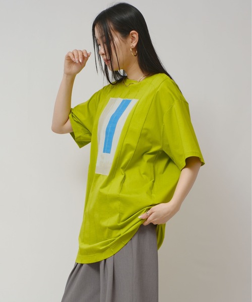 palm RICHE(ポームリシュ)の「プリーツプリントチュニックT(Tシャツ/カットソー・レディース・アイボリー/ブラック/イエロー×グリーン・M)」の6枚目の写真