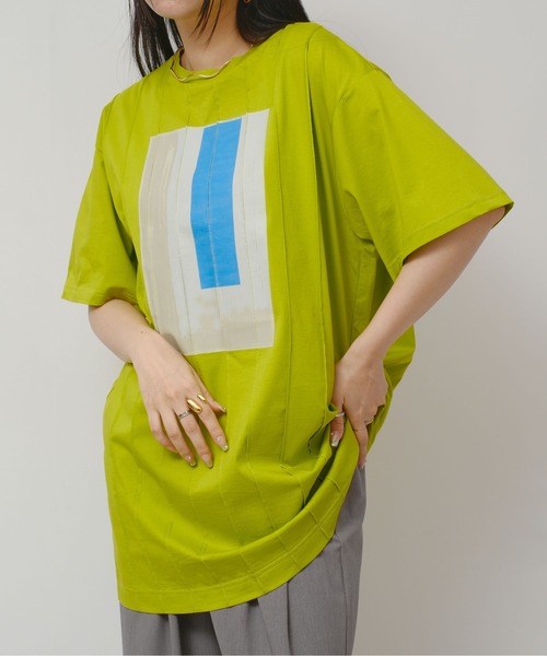 palm RICHE(ポームリシュ)の「プリーツプリントチュニックT(Tシャツ/カットソー・レディース・アイボリー/ブラック/イエロー×グリーン・M)」の7枚目の写真