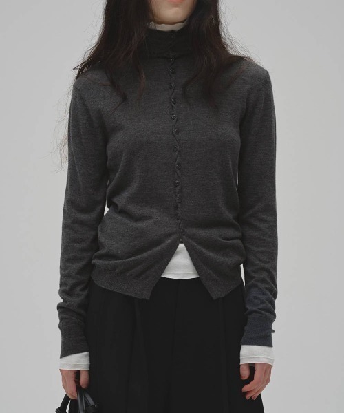 TODAYFUL(トゥデイフル)の「【TODAYFUL/トゥデイフル】Turtleneck Button Knit/タートルネックボタンニット(ニット/セーター・レディース・チャコールグレー/ブラック/ブラウン・FREE)」の2枚目の写真