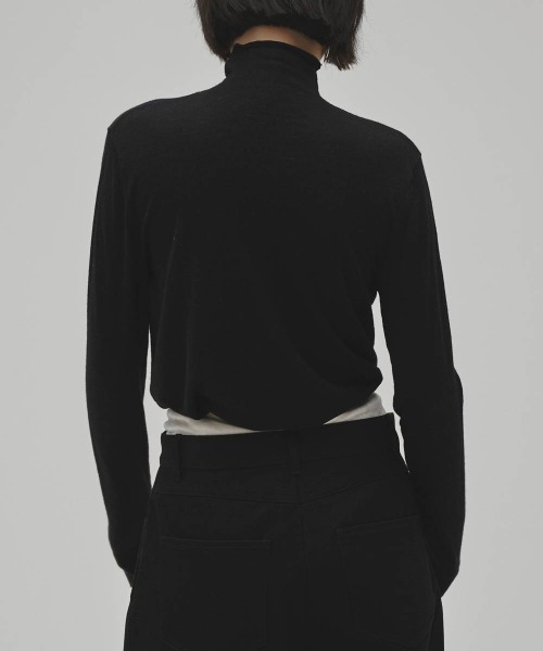 TODAYFUL(トゥデイフル)の「【TODAYFUL/トゥデイフル】Turtleneck Button Knit/タートルネックボタンニット(ニット/セーター・レディース・チャコールグレー/ブラック/ブラウン・FREE)」の5枚目の写真