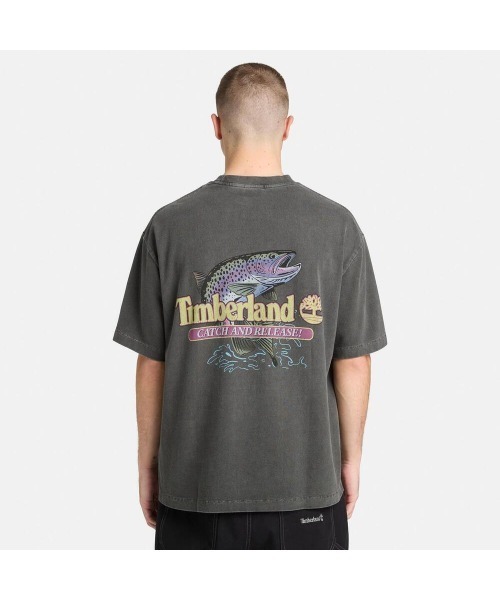 Timberland(ティンバーランド)の「"フライ フィッシング" グラフィック 半袖 Tシャツ ユニセックス(Tシャツ/カットソー・メンズ・ブラック・LARGE/MEDIUM/SMALL/X-LARGE/XX-LARGE)」の4枚目の写真