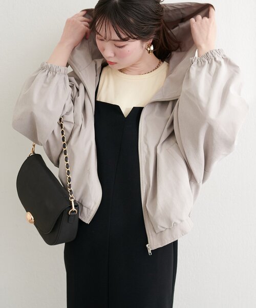 natural couture（ナチュラルクチュール）の「フード付きショートマンパ（マウンテンパーカー・レディース・ブラック/カーキ/グレイッシュベージュ/アイボリー・FREE）」の5枚目の写真