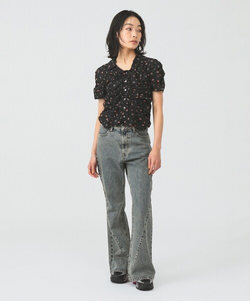 Ray BEAMS（レイビームス）の「フラワー プリント シャーリング シャツ（シャツ/ブラウス・レディース・オフホワイト/ブラック・ONE SIZE）」の7枚目の写真