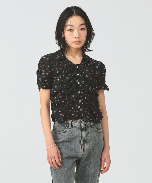 Ray BEAMS(レイビームス)の「フラワー プリント シャーリング シャツ 26SS 花柄 ショート丈 洗える イージーケア 夏 ブラウス(シャツ/ブラウス・レディース・オフホワイト/ブラック・ONE SIZE)」の7枚目の写真