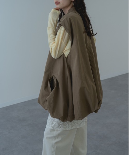 refinedworks（リファインドワークス）の「【refinedworks】ナイロン 生地を使用した バルーンベスト！（その他アウター・レディース・ベージュ/ブラック・FREE）」の9枚目の写真