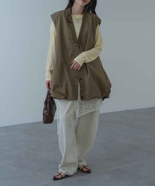 refinedworks（リファインドワークス）の「【refinedworks】ナイロン 生地を使用した バルーンベスト！（その他アウター・レディース・ベージュ/ブラック・FREE）」の11枚目の写真